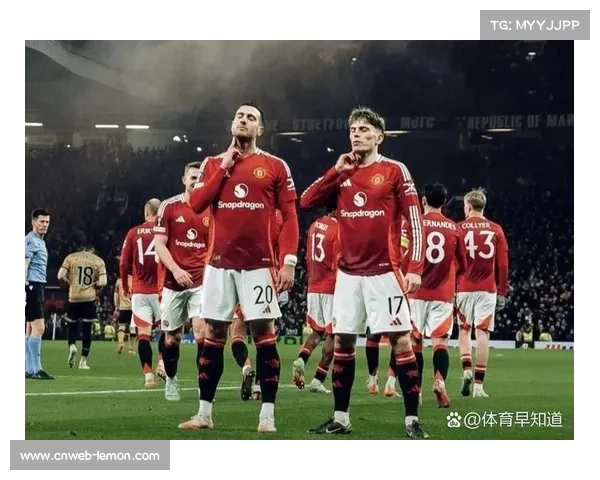 曼联可能在国际比赛日后调整右边翼卫人选以加强防守与进攻平衡